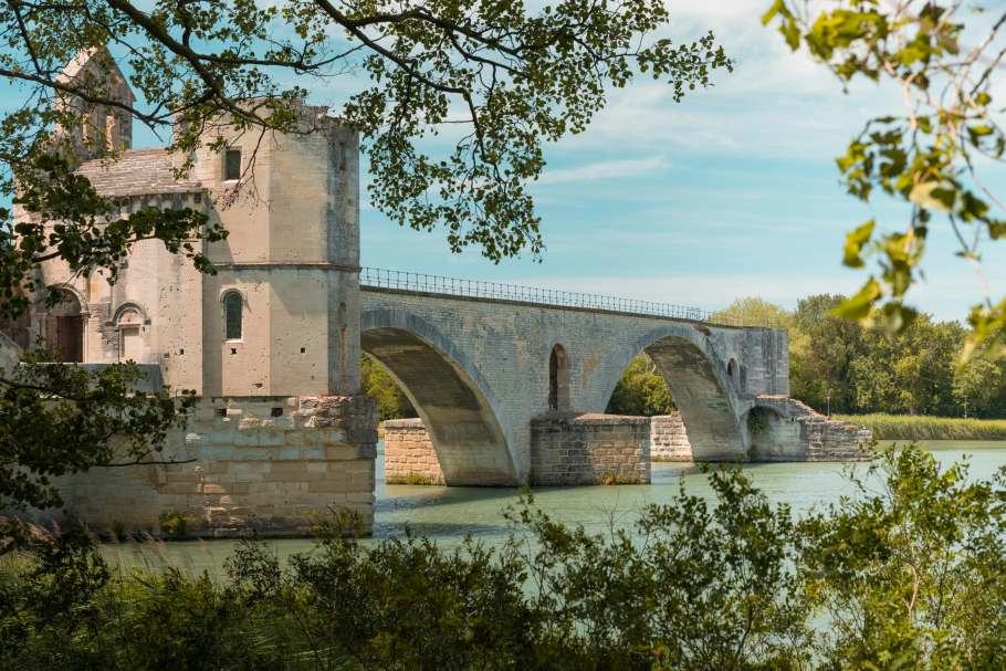 Visiter Avignon : le pont d'Avignon (Saint-Bénézet) - Image d'illustration